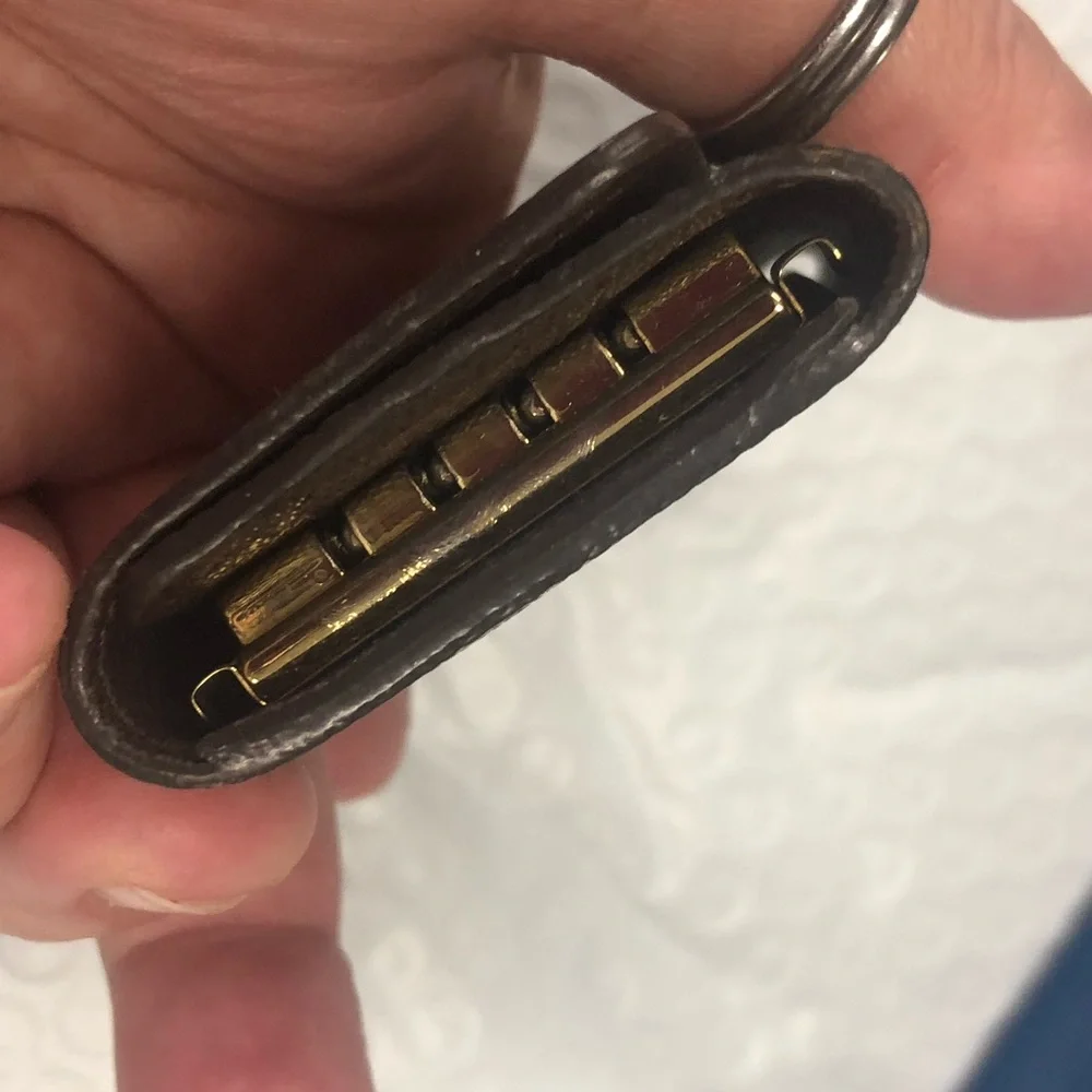 LV Damier key case in excellent condition - Picture 10 of 13